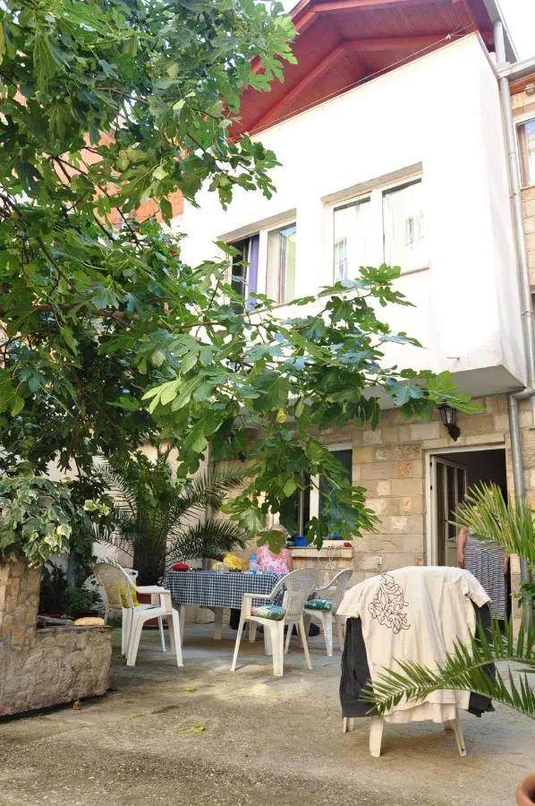 Guest House Mirza