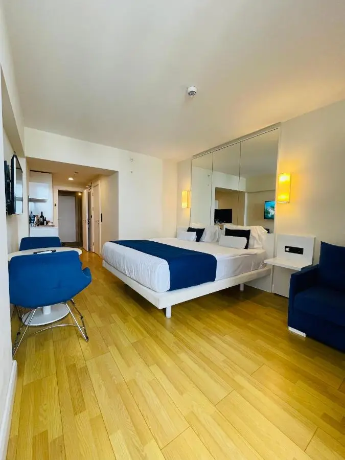 Luxury View Hotel