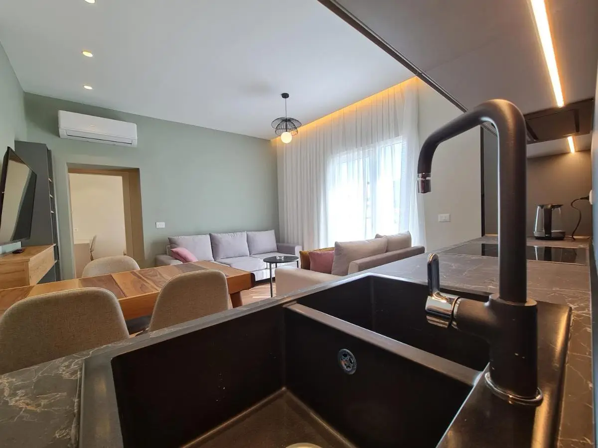 Adore - Modern Apartment