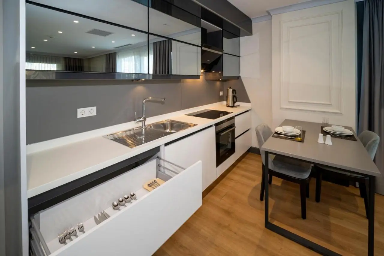Rusel Park Residence
