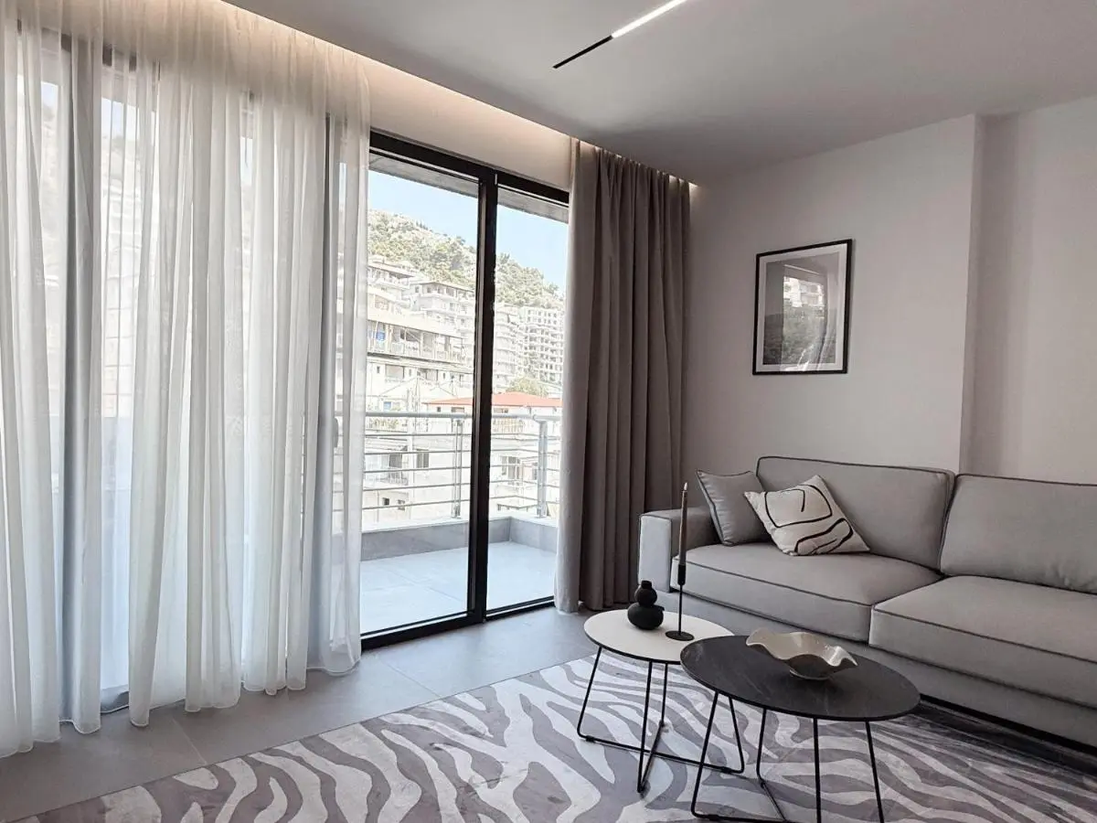 Sea Crest Apartments