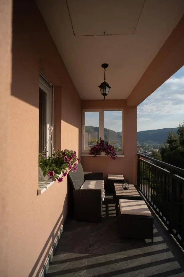 Skywalk House