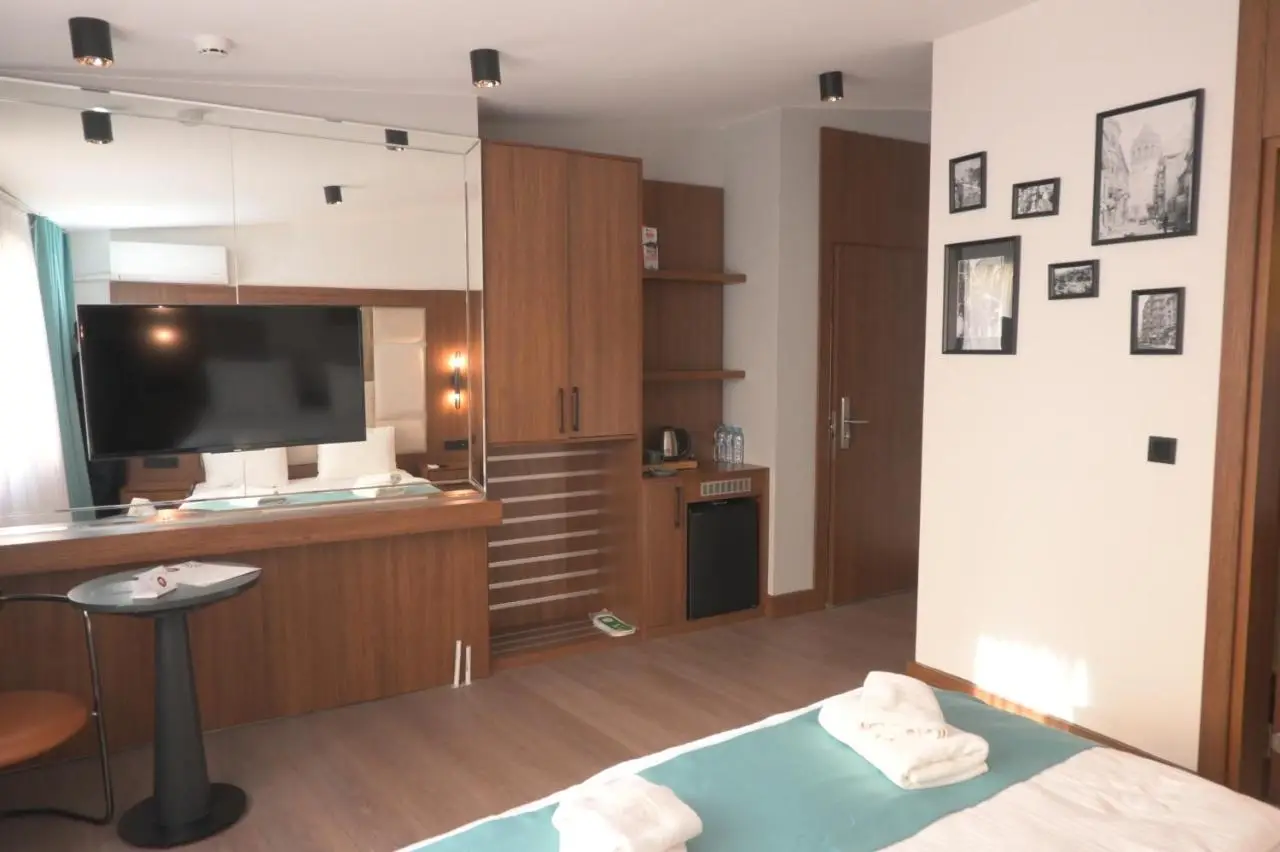 Isle Hotel