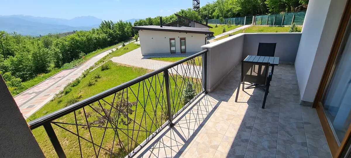 Apartment, 4BDR, shared pool