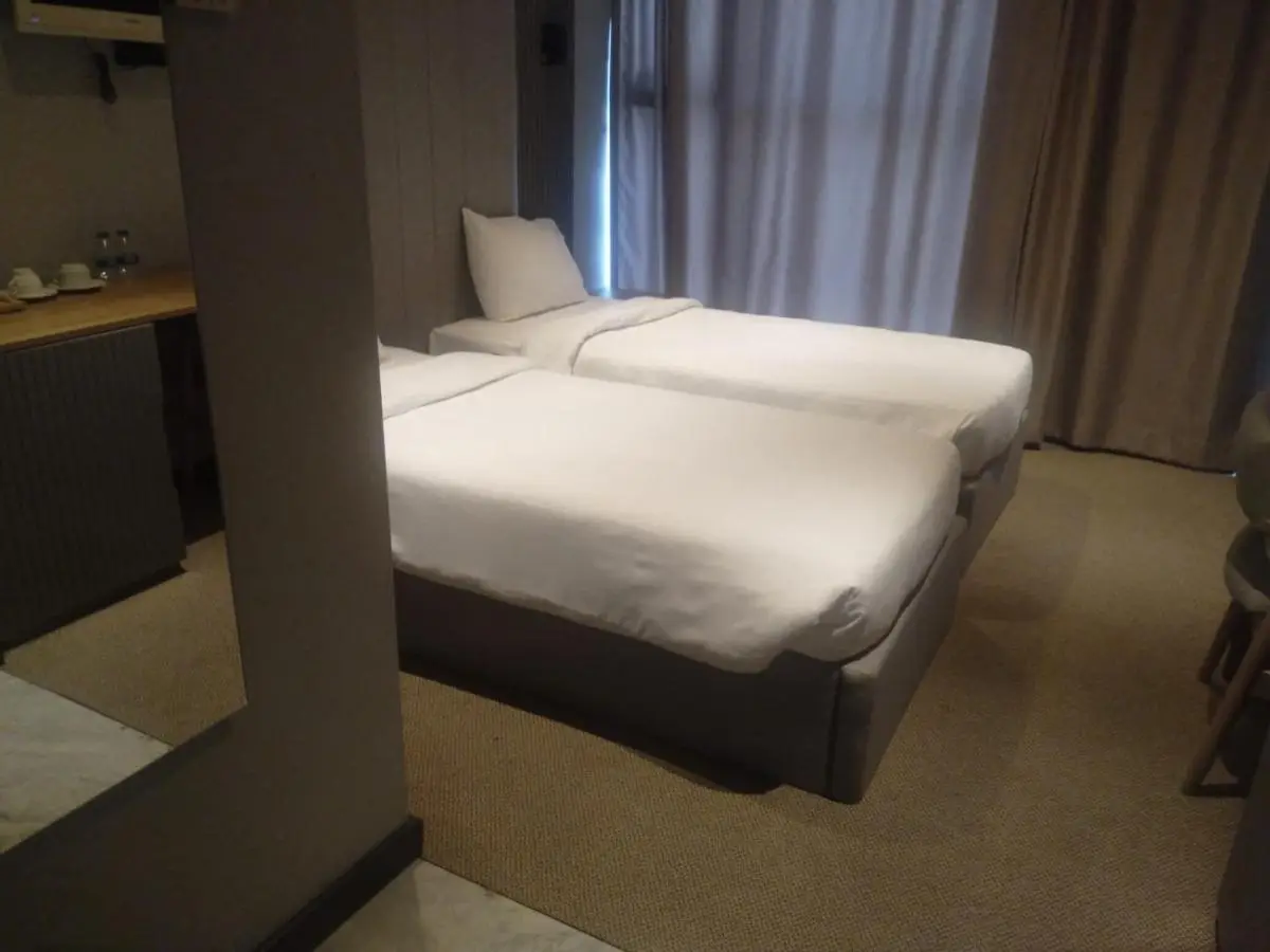 SHERLOCK HOMES HOTELS