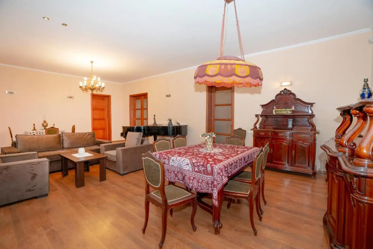 Apartment Baratashvili street