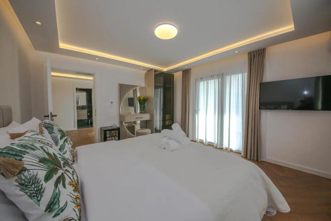Murati Lake View Hotel