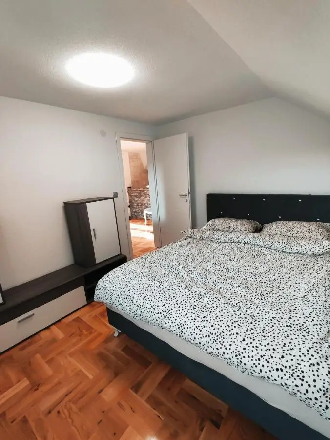 Apartman-vikendica Mihajlović