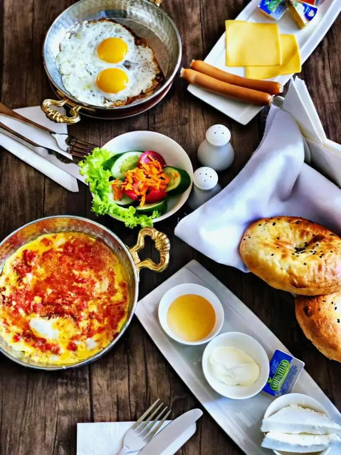 Bayil Breeze Hotel & Restaurant