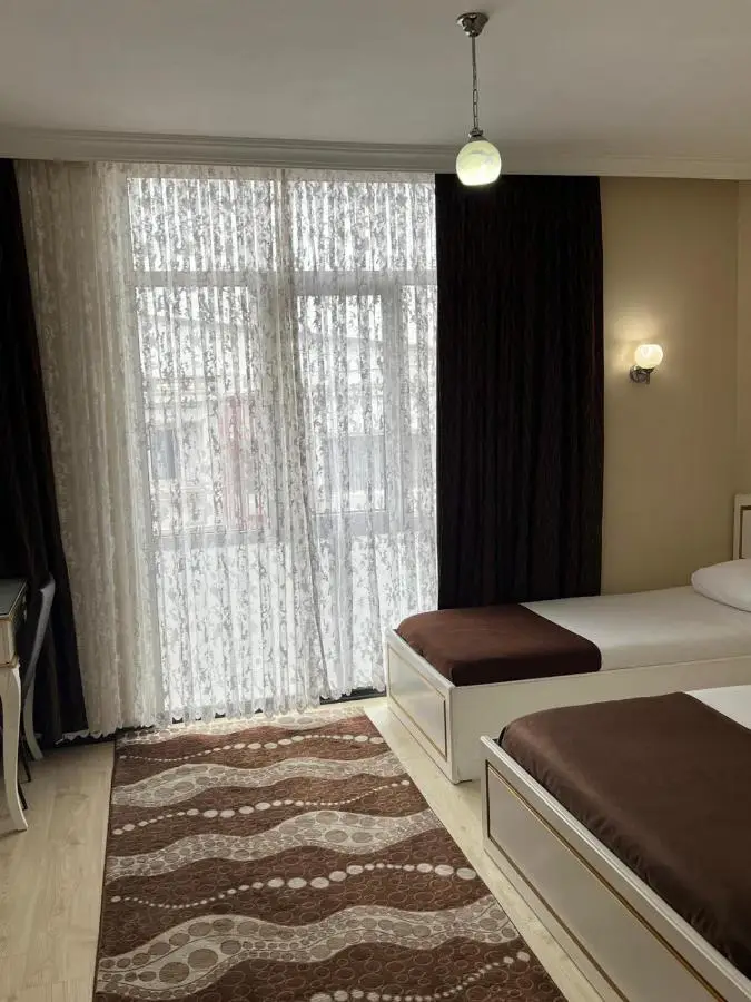 Şeref Hotel
