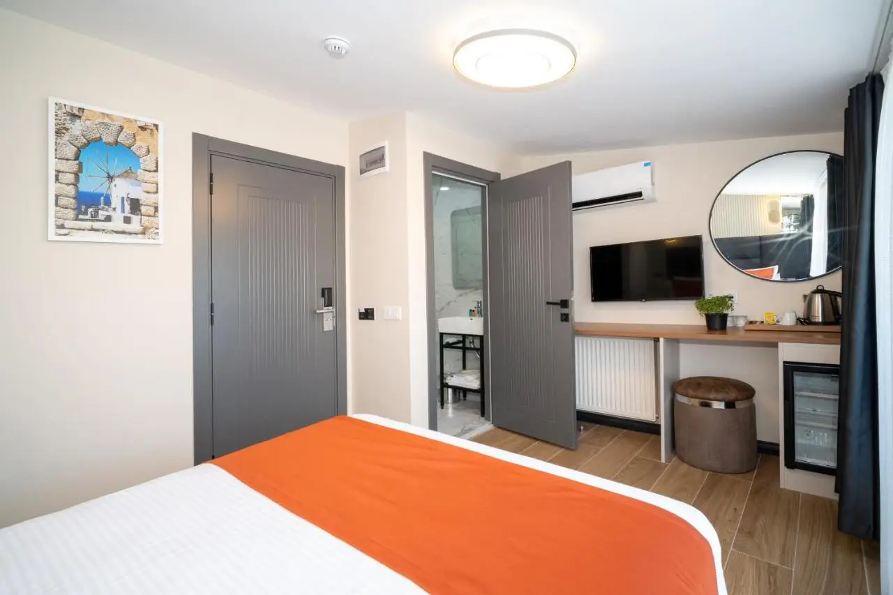 Robin Hotel