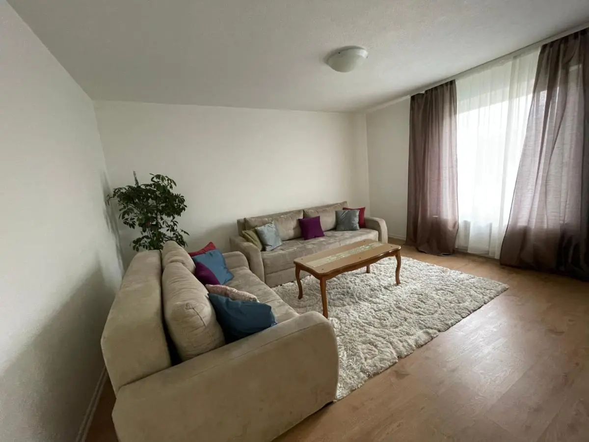 Sunny Garden Apartment