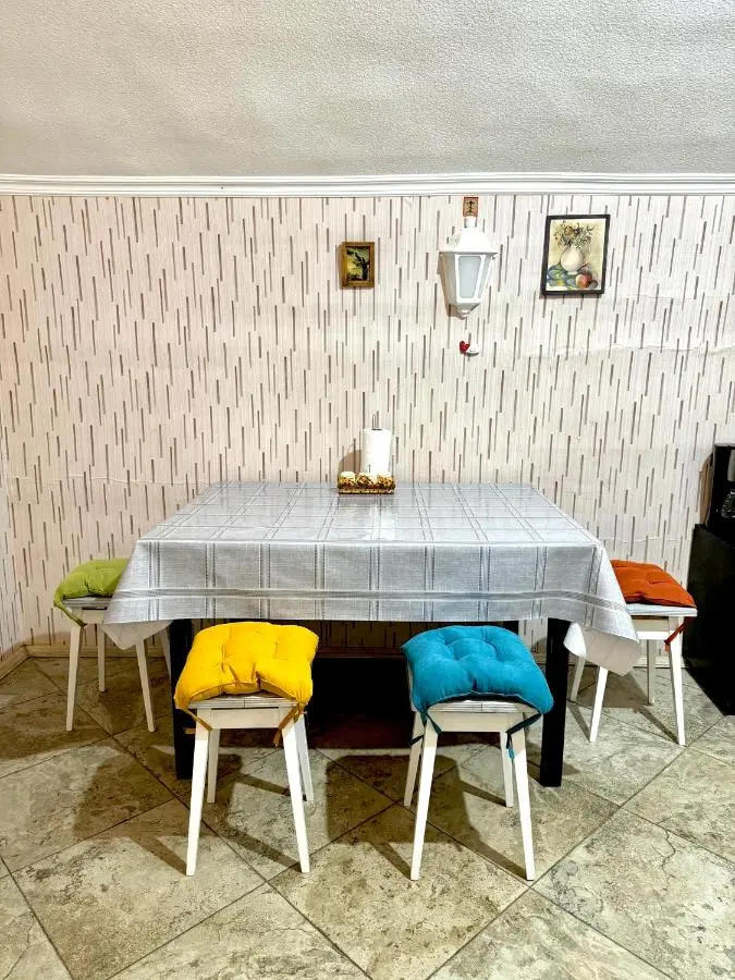 Old Tbilisi Authentic spacious 3BR Apartment with Balcony, Walk to Freedom Sq, Family friendly