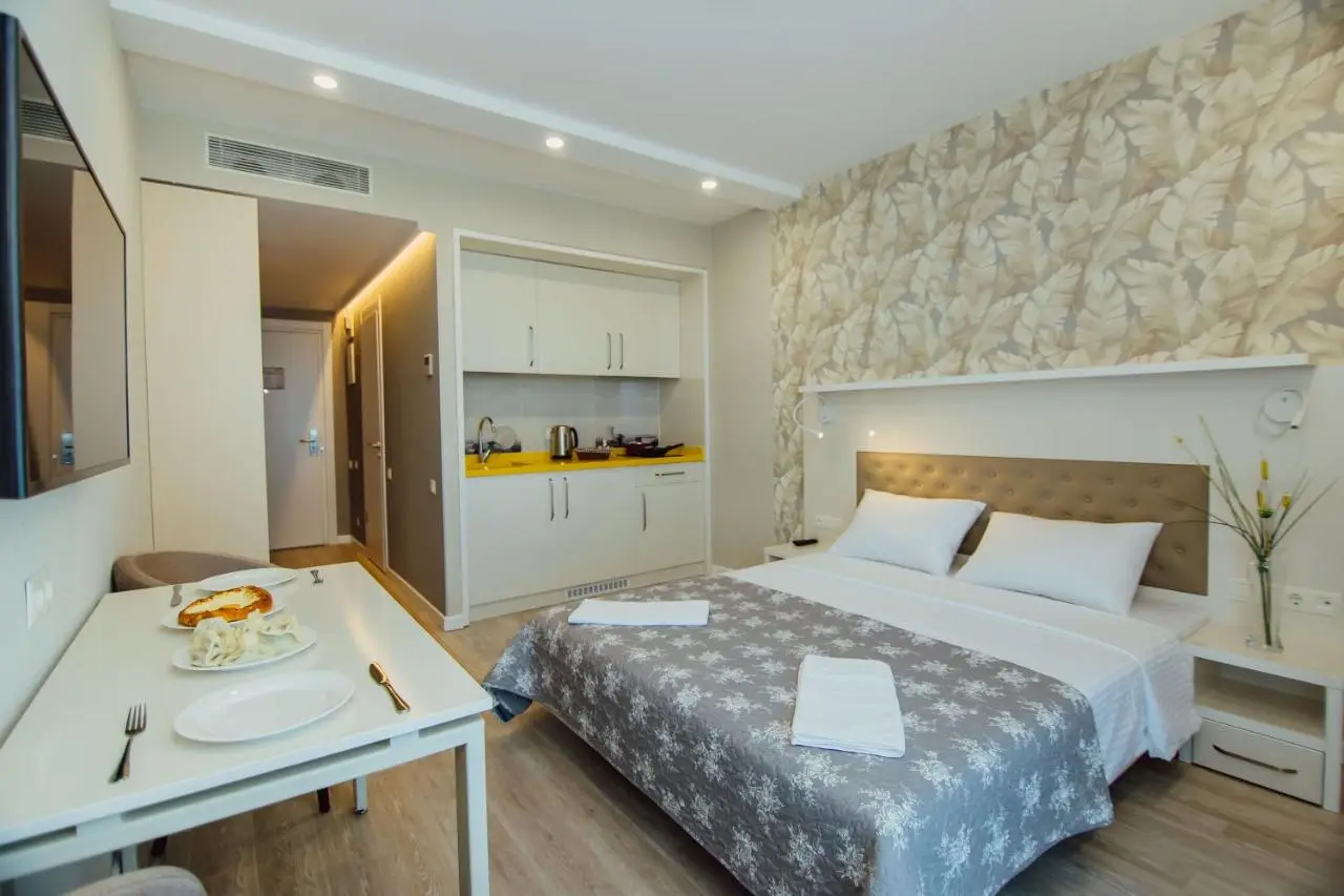 Your Sunshine Apartments in Alliance Palace