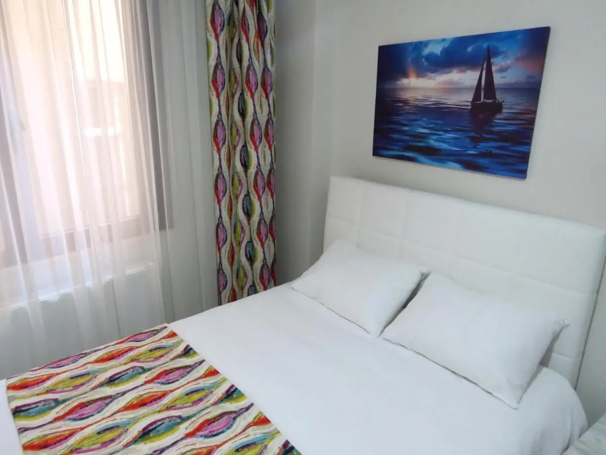 Istanberry - Paradise Two-Bedroom Apartments with Elevator