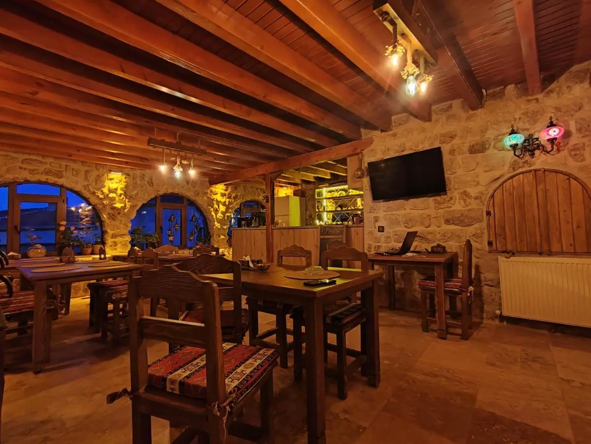 Euphoria Cave House