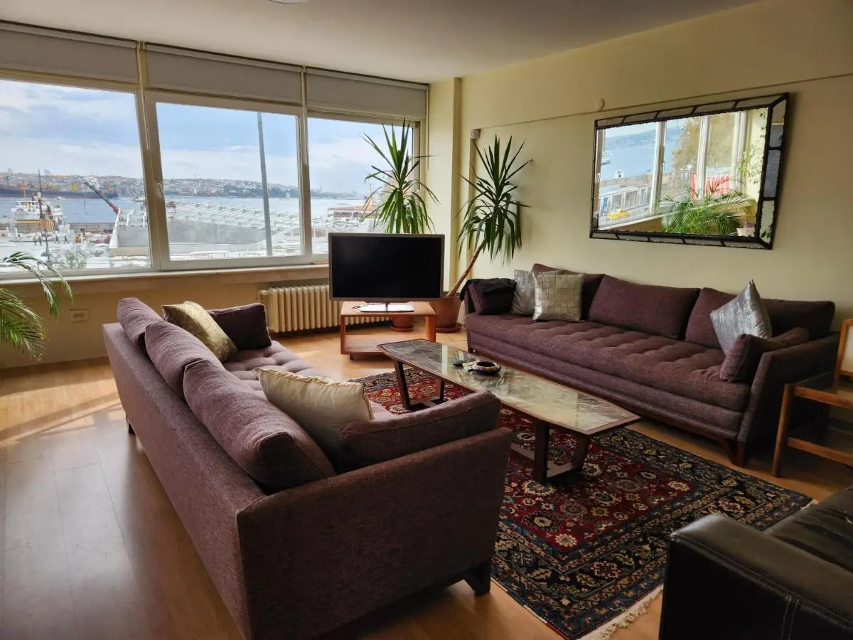 Stunning 1BR w Sea View close to Galataport !