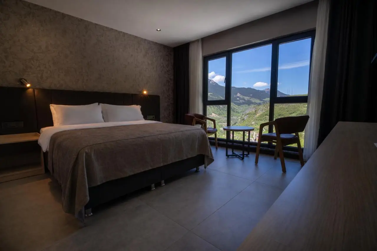 Demederon Hotel