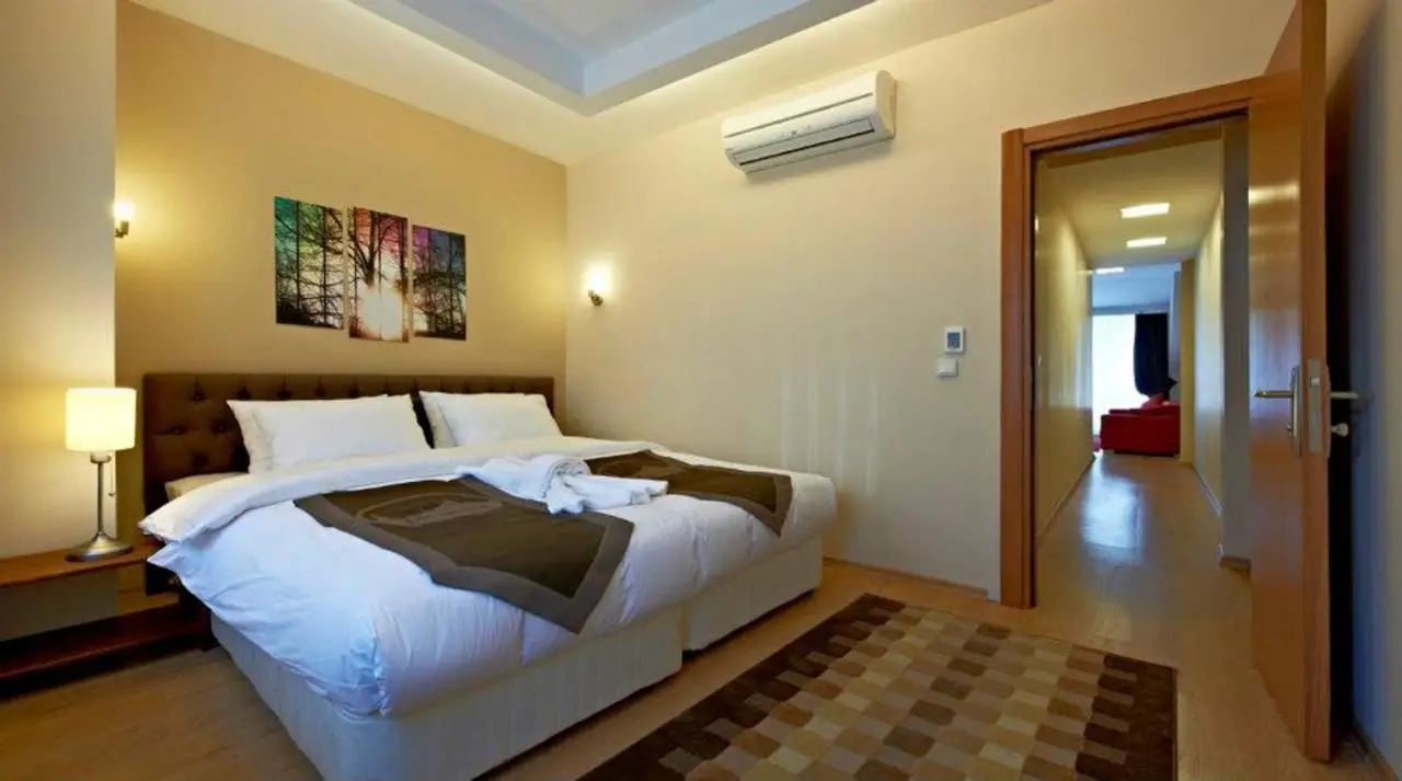 Retropera Hotel