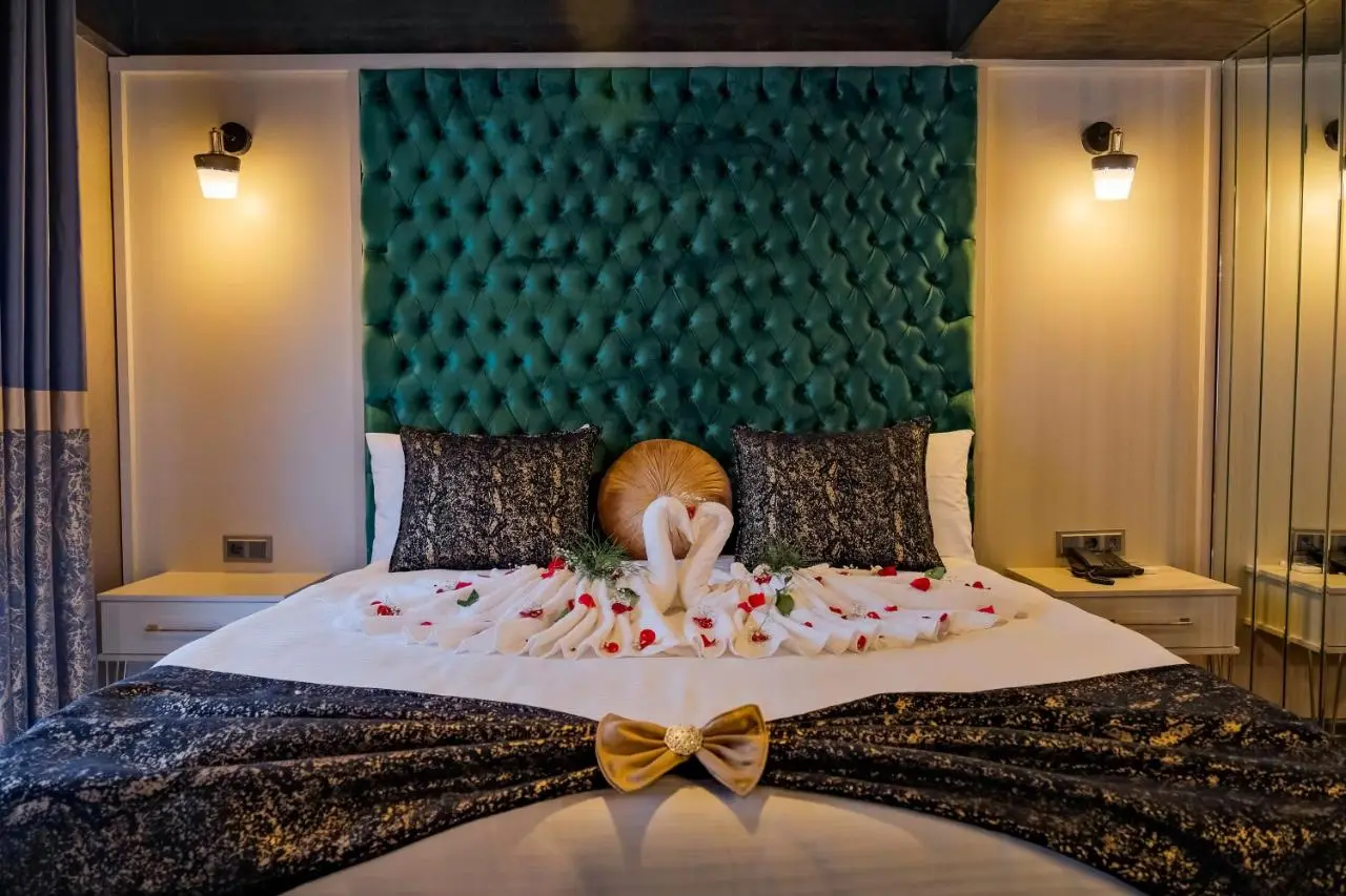 MOONDAY HOTEL