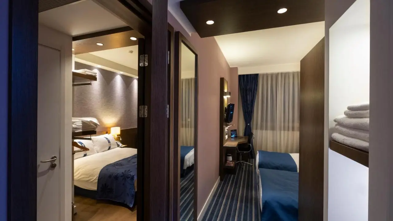 FEZ INN Hotel