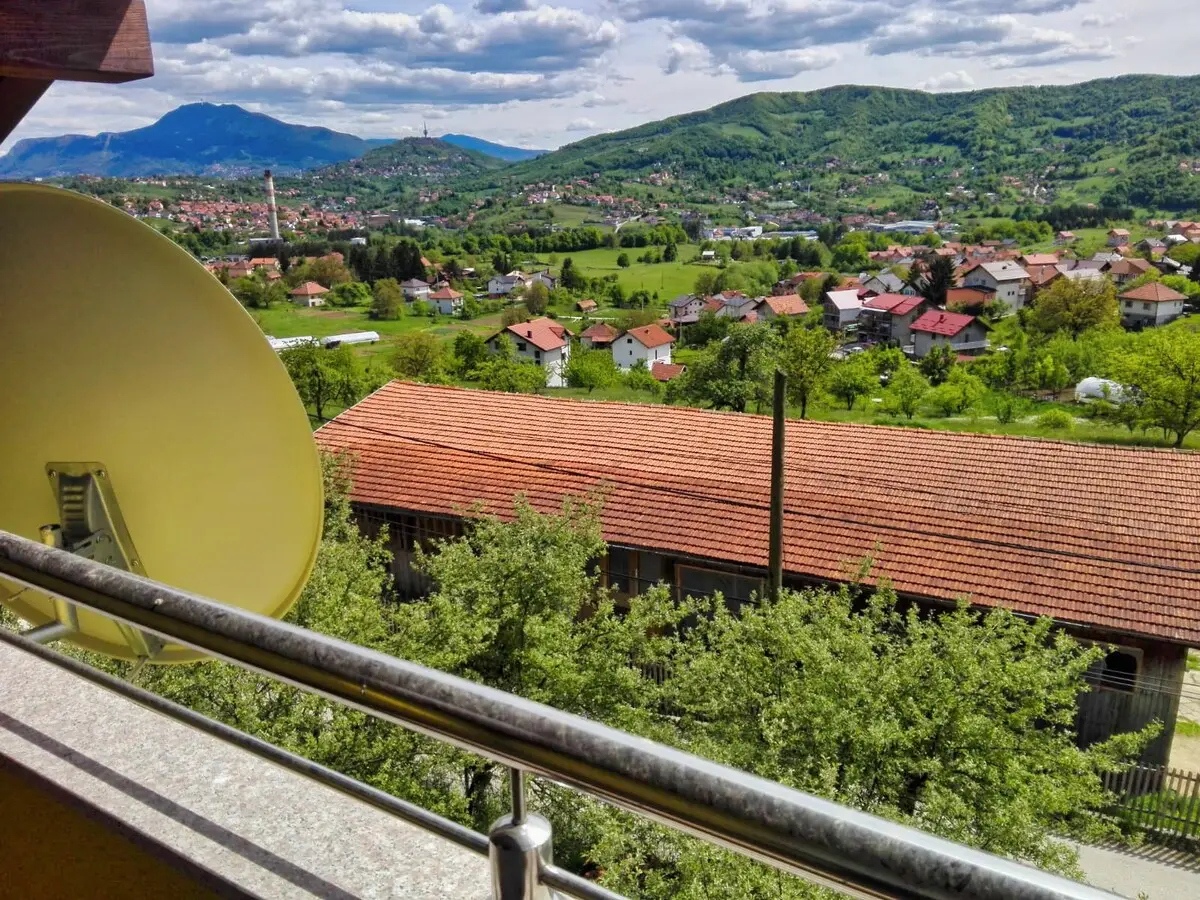 ☆ Quiet + Cozy Spacious apt | Balcony View ! ☆
