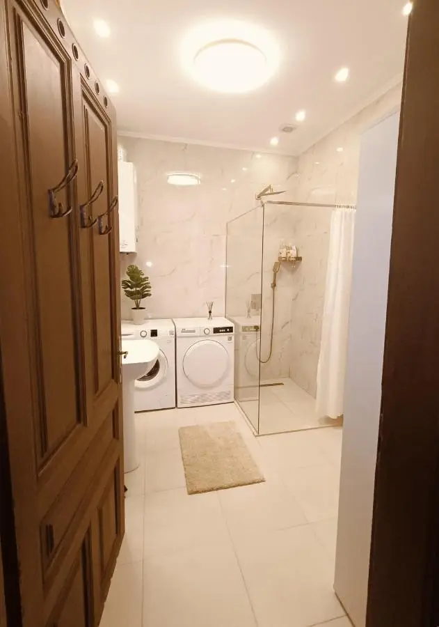 Unique & Spacious 3BR Historic Flat in City Centre