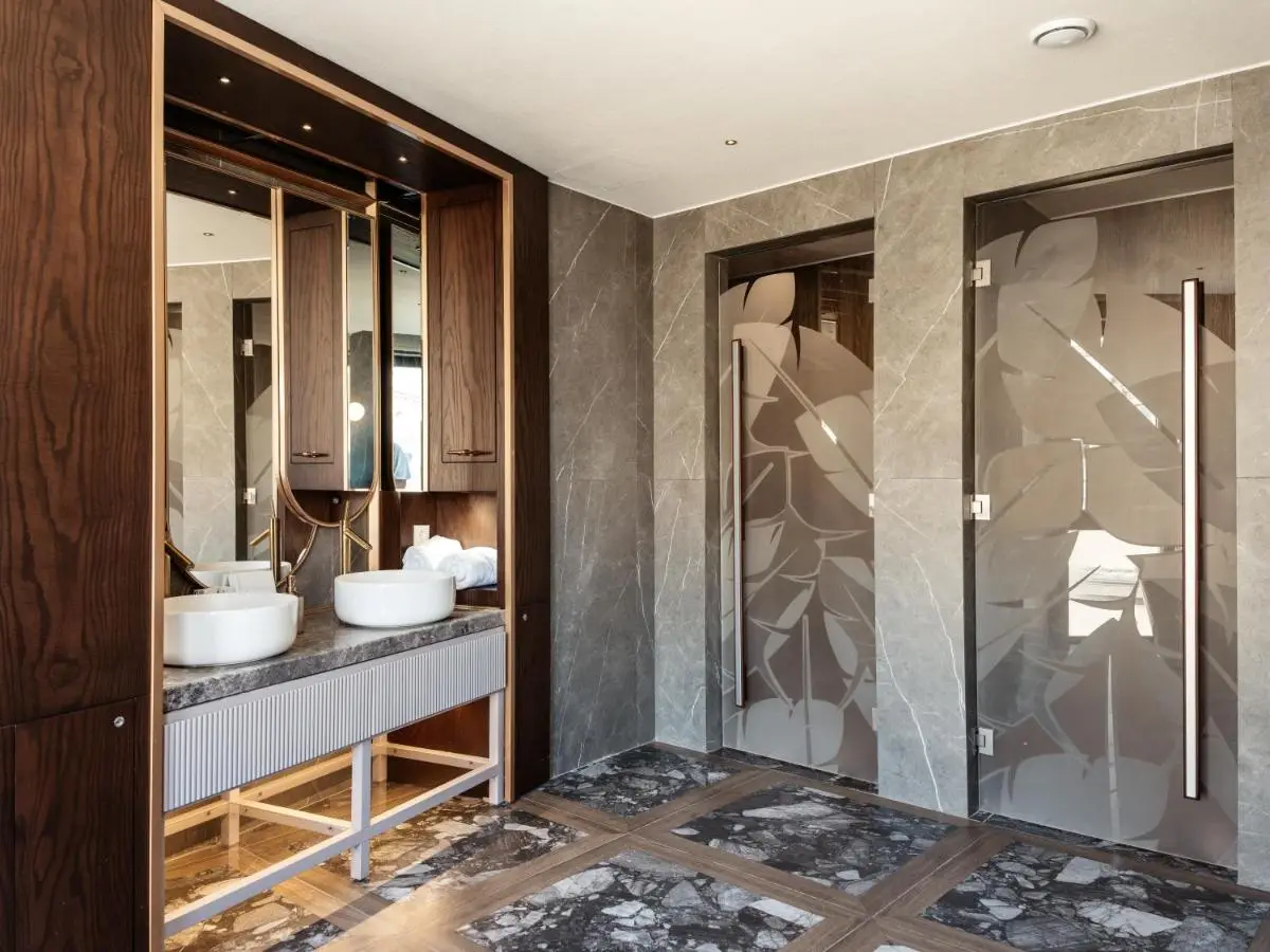 Meridian Luxury Boutique Hotel