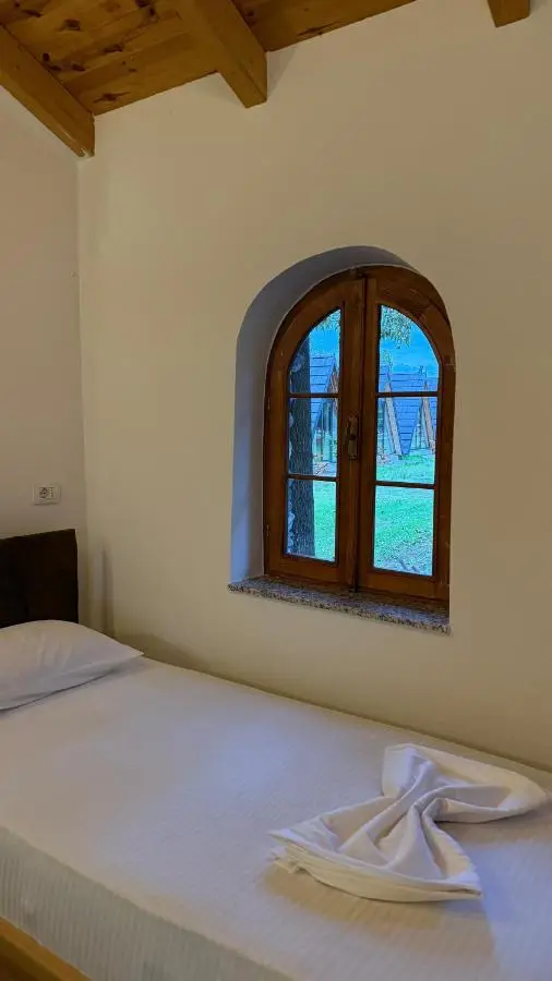 Windmill Shkodra Gesthouse Camping & Grill