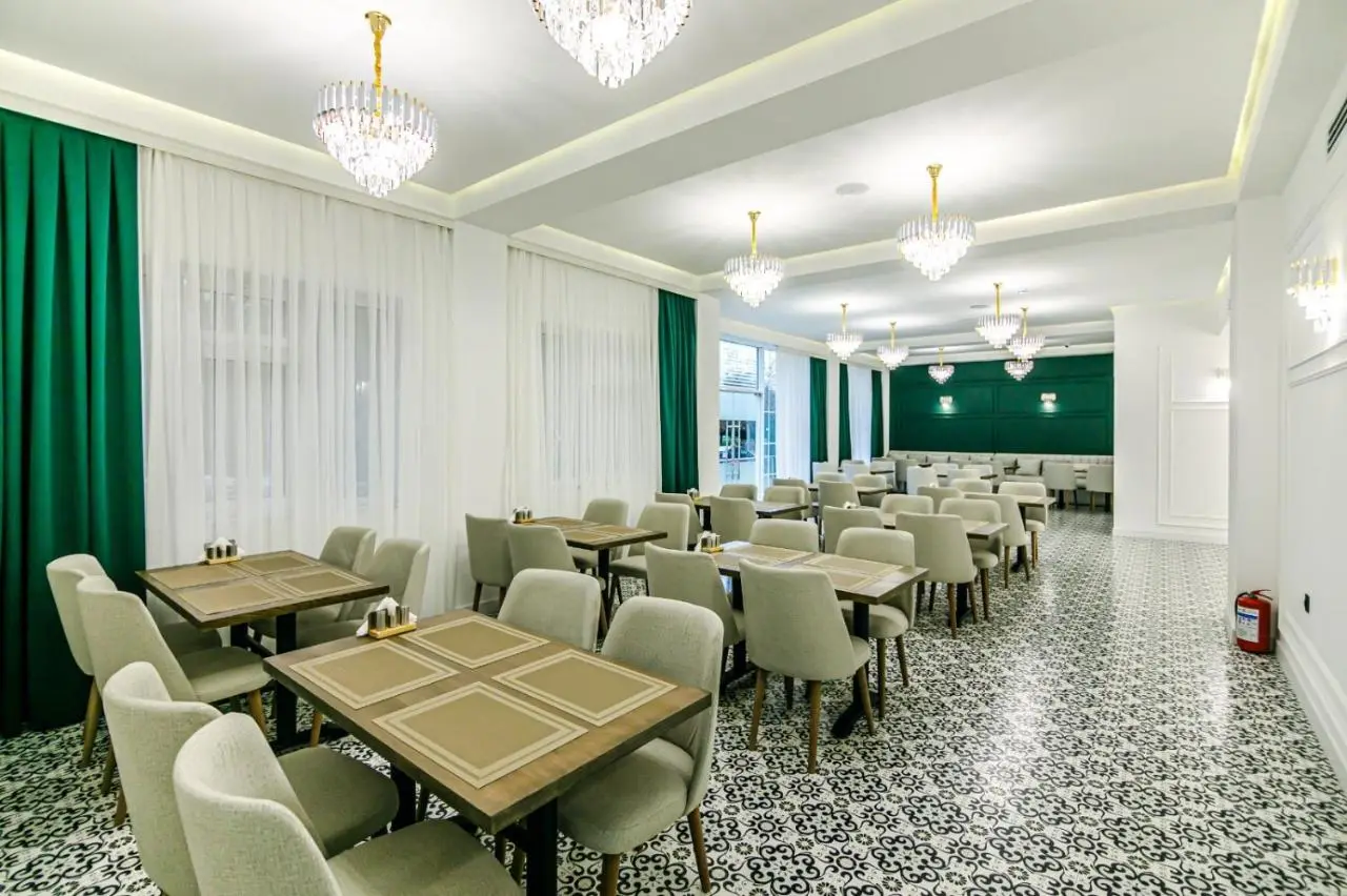 GREEN PARK HOTEl