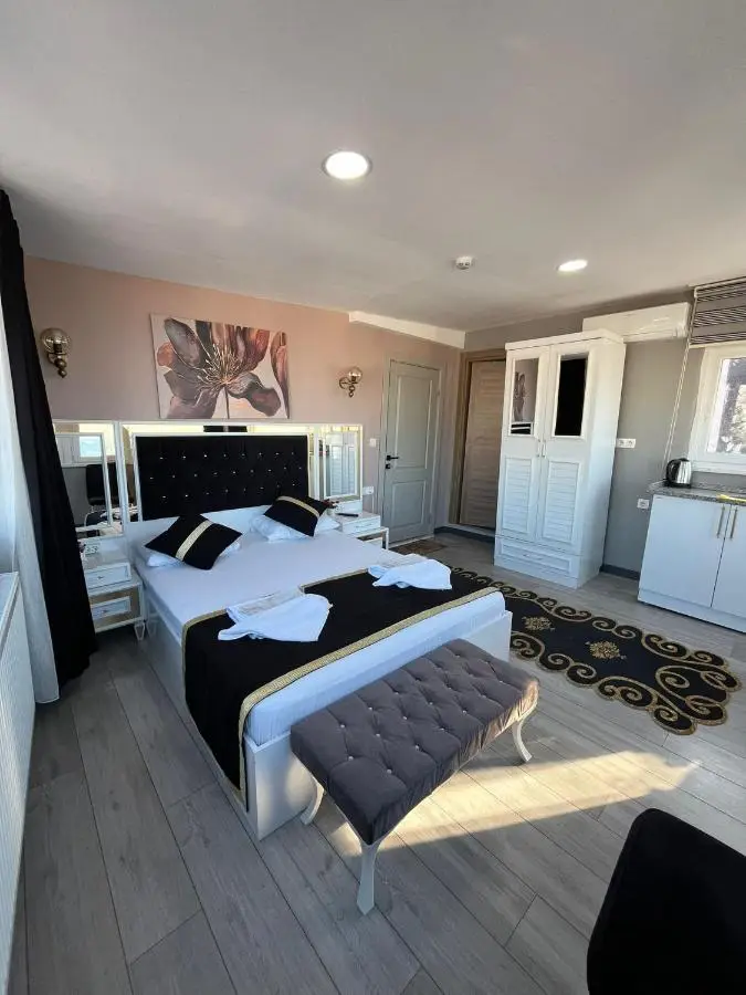 Emirhan Guesthouse & Suites