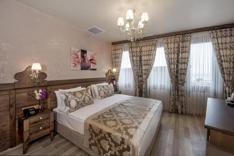 Perapolis Hotel