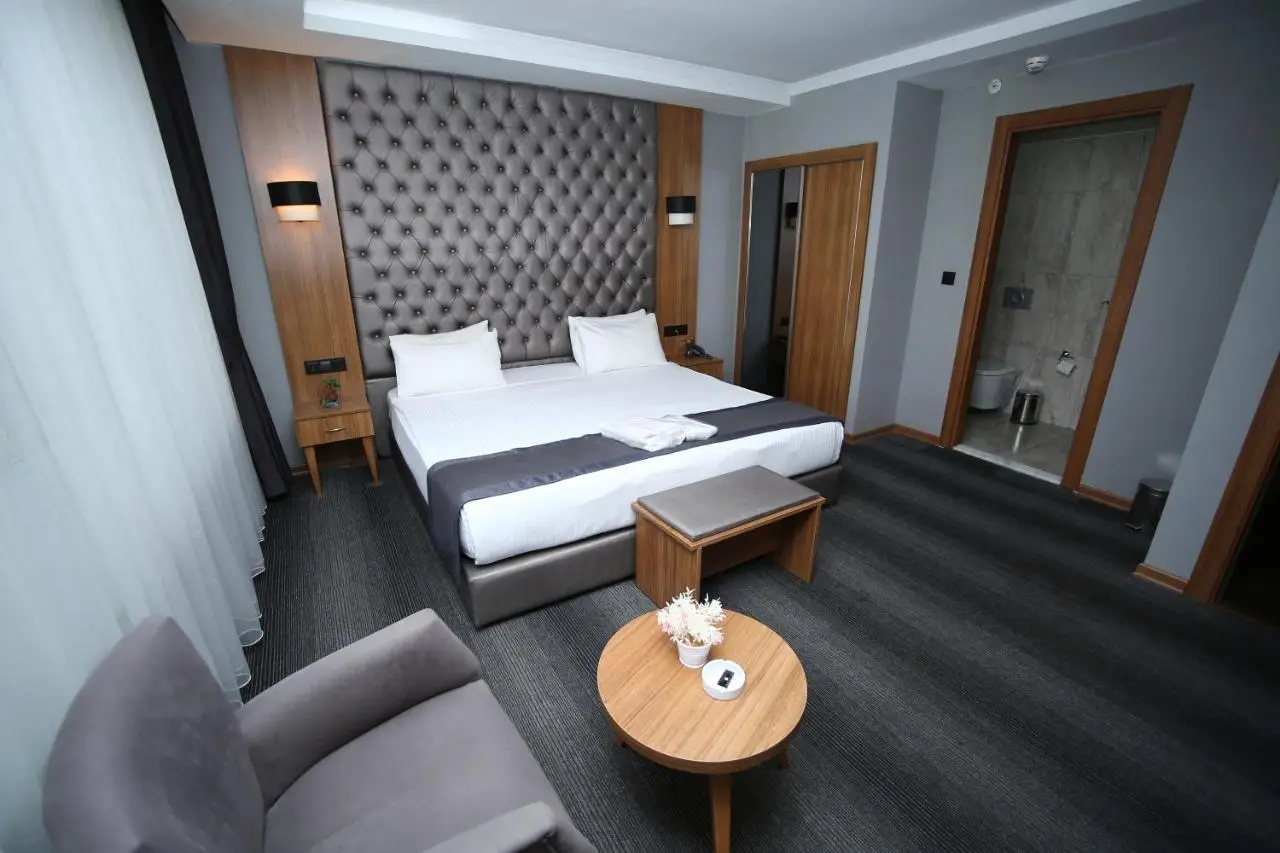 Grand Silay Hotel
