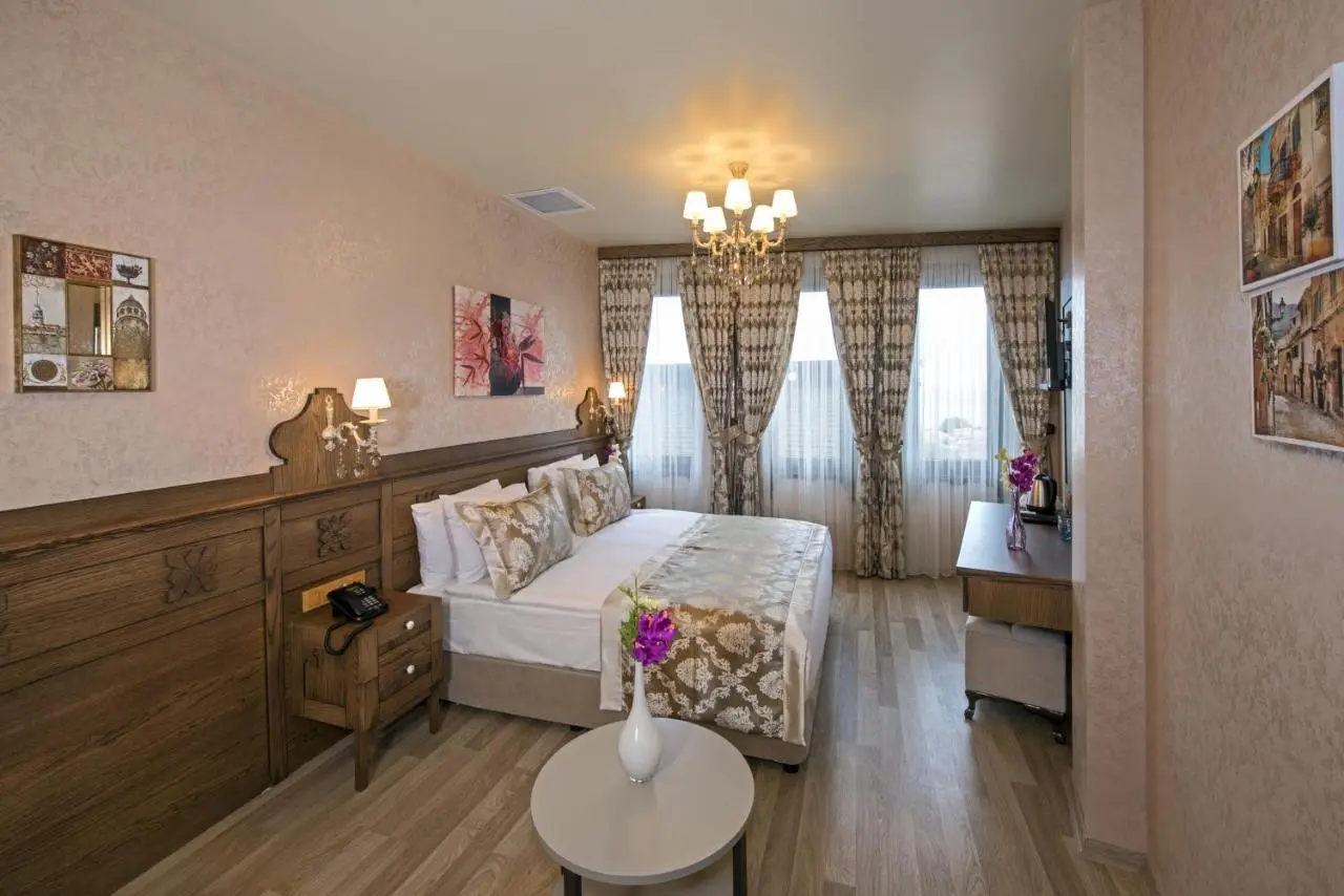 Perapolis Hotel