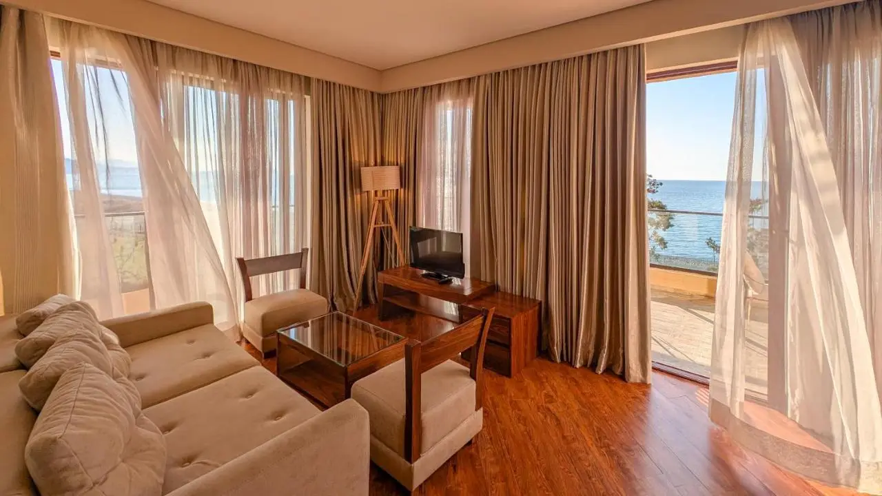 Luxury Dreamland Oasis Apartments