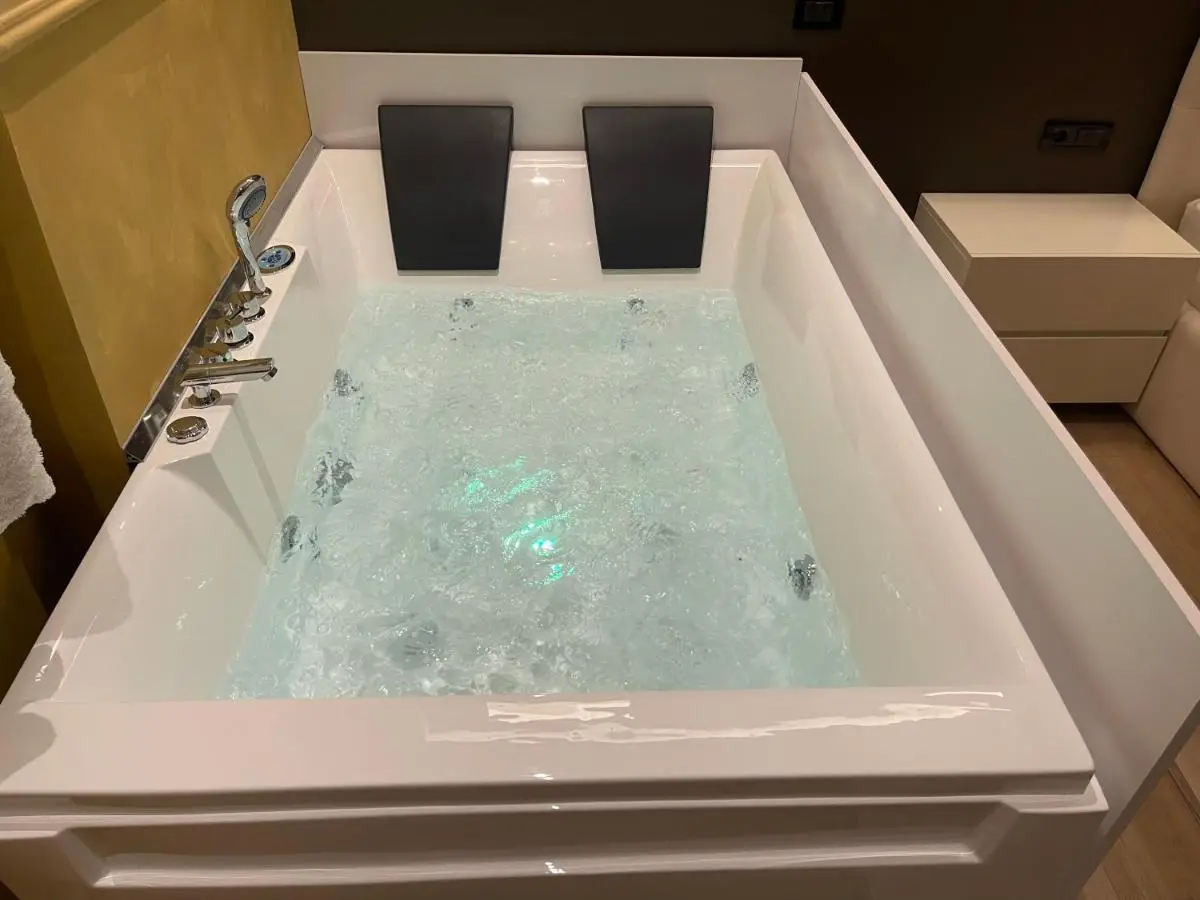 Luxury Jacuzzi Suite- Astir,Tirana