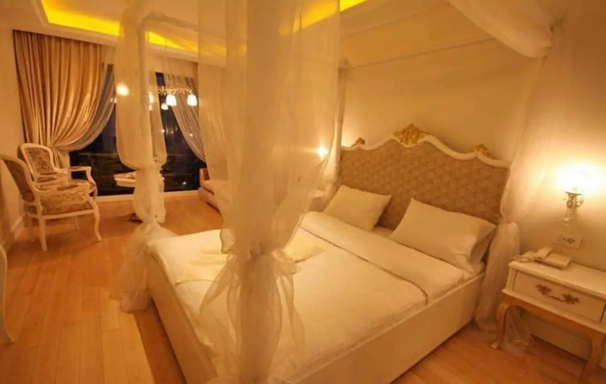 Bab-i Zer Hotel