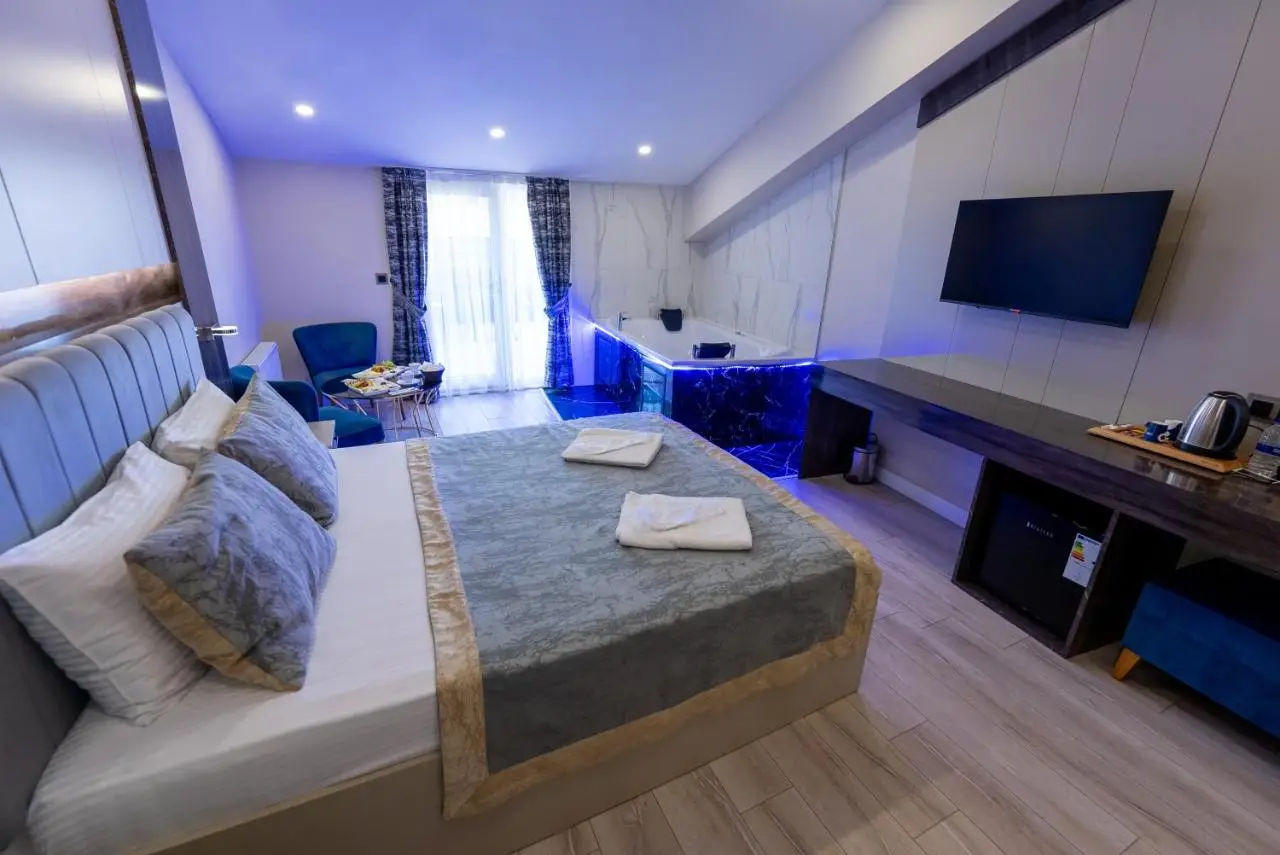 Meros Hotel