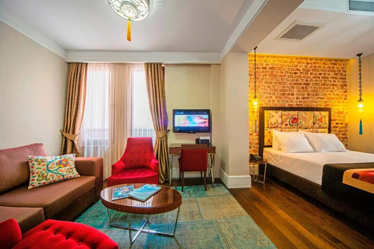 Azade Suites