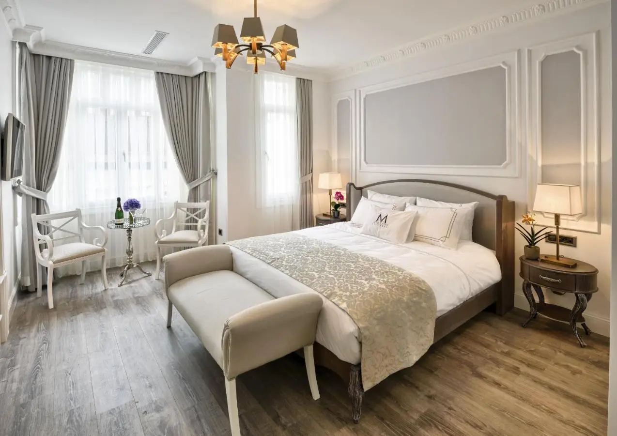 Mirrors Hotel İstanbul Taksim City Center