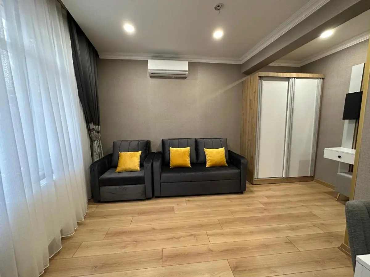 H&L Suites