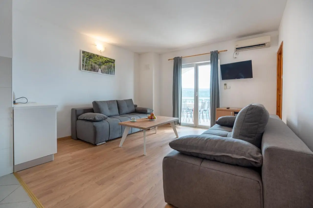 Apartments IN