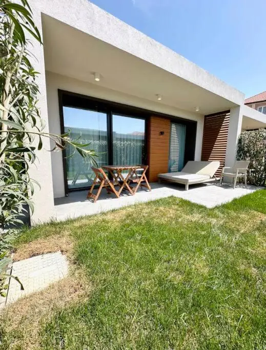 Sea Breeze White Villa