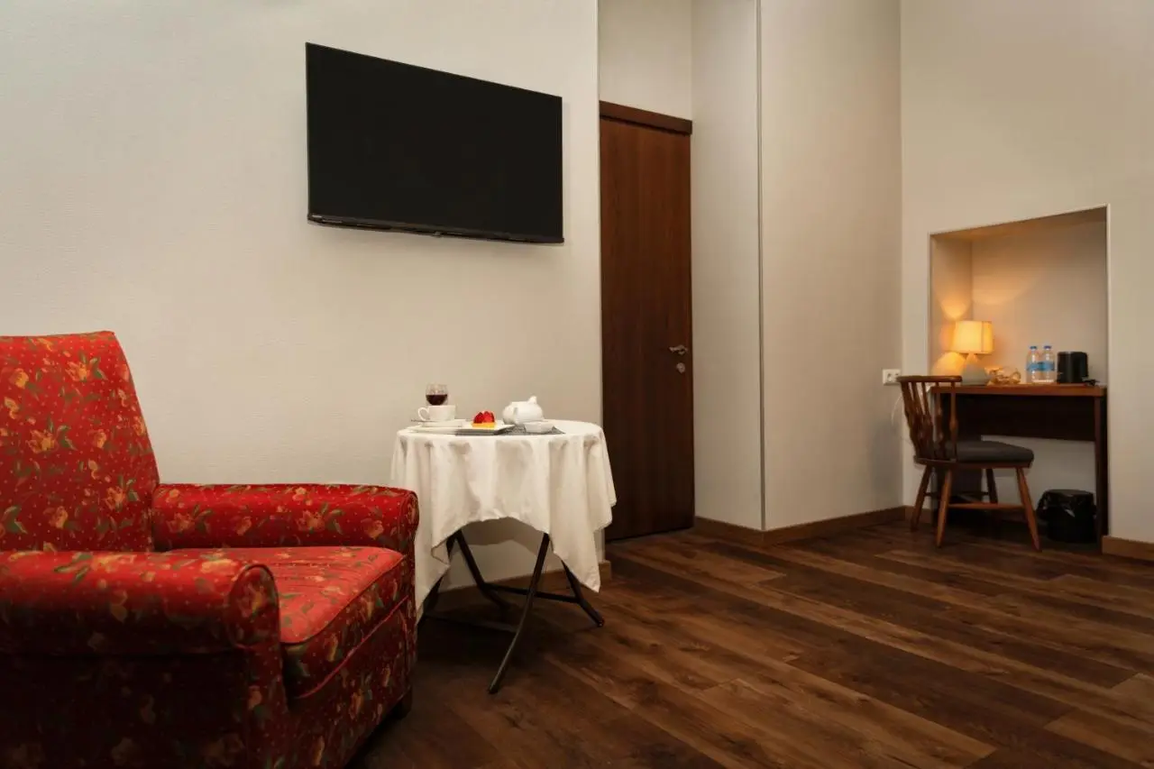 Tea for Two Hotel