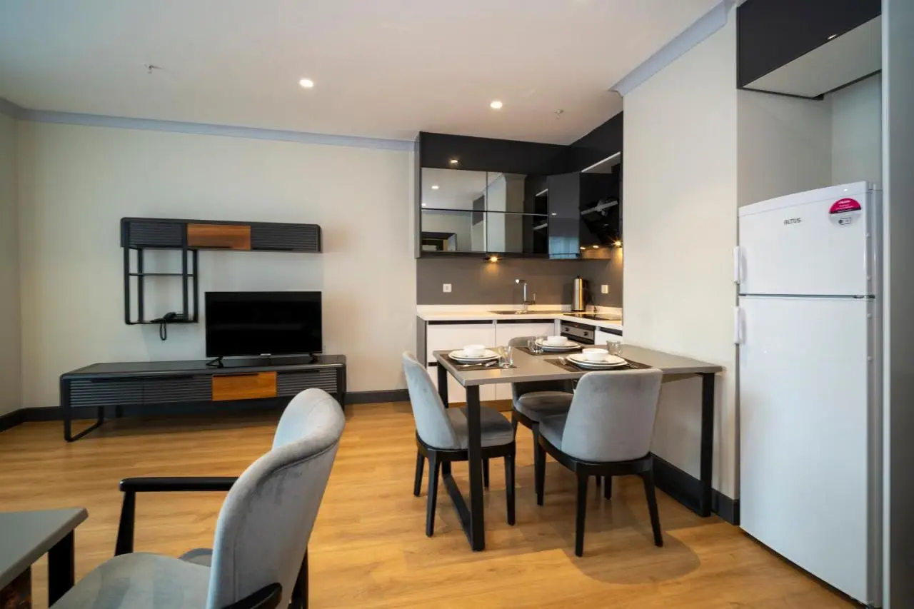 Rusel Park Residence