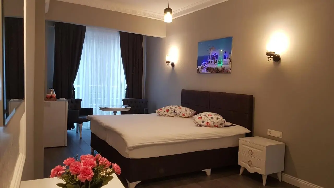 Little Palace Blue Apartment