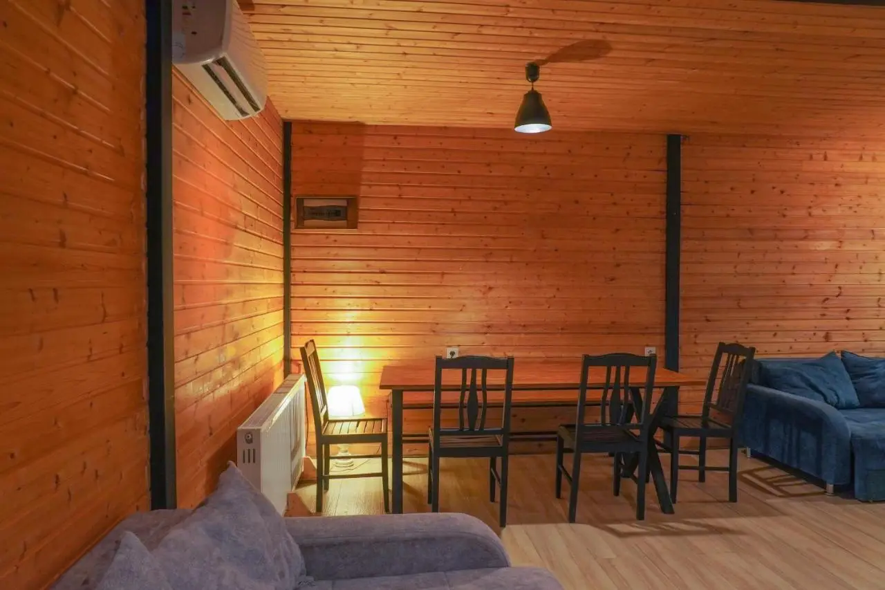 Alagi Cottage at Bazaleti lake