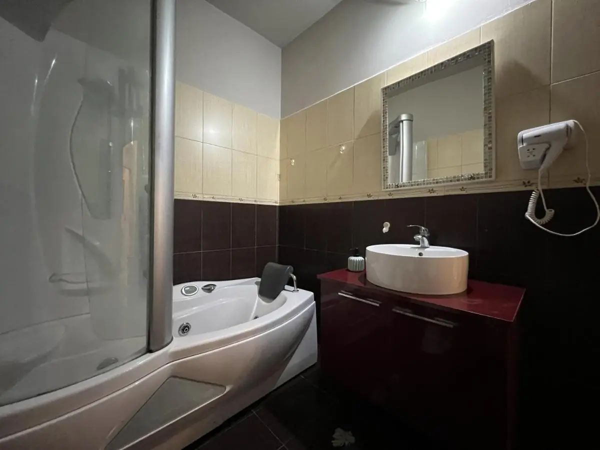 Elly Apartment