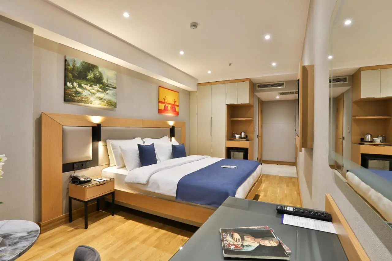 Istanbul Taksim Pera Star Hotel - Istiklal Street