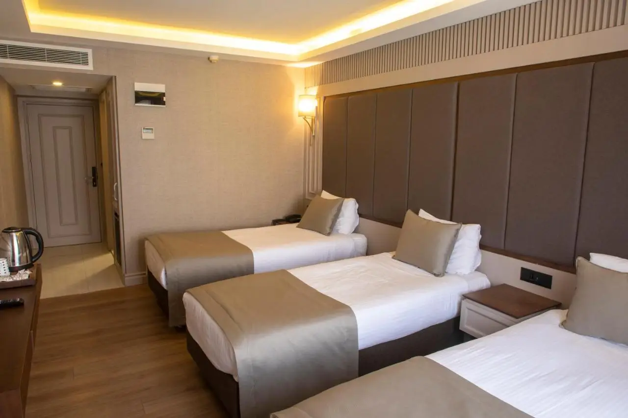 Martinenz Hotel Old City